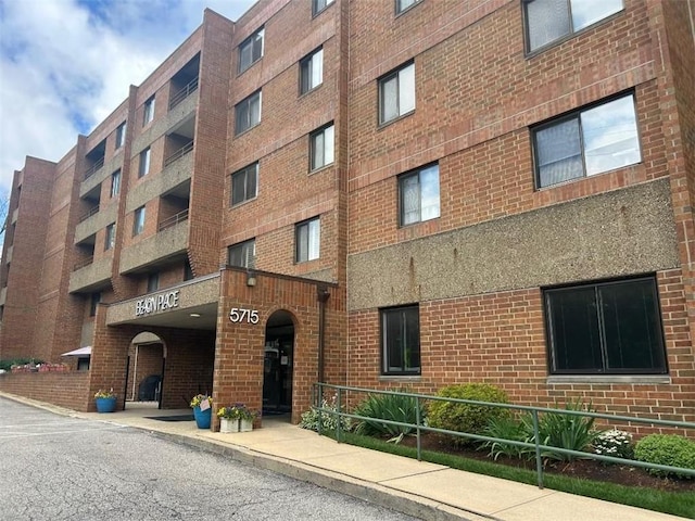 5715 Beacon St Unit 511, Squirrel Hill, PA 15217 - view of apartment building / complex