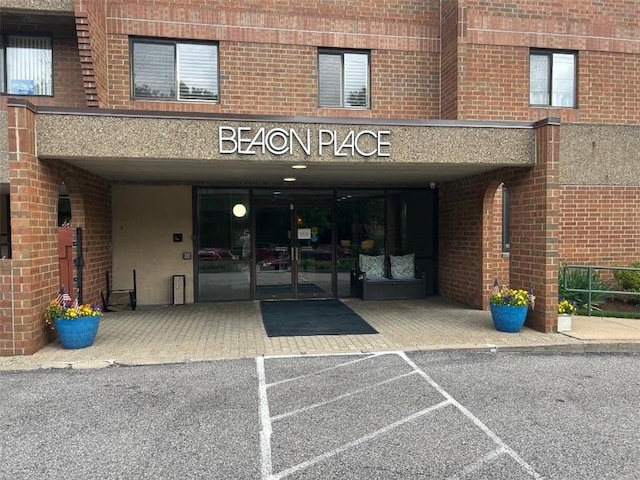 5715 Beacon St Unit 511, Squirrel Hill, PA 15217 - property entrance featuring brick siding