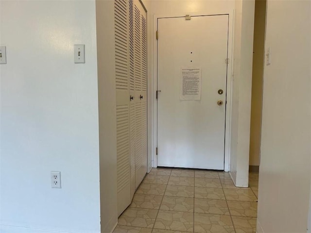 5715 Beacon St Unit 511, Squirrel Hill, PA 15217 - hall with baseboards