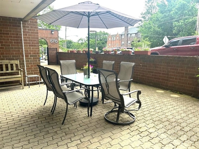 5715 Beacon St Unit 511, Squirrel Hill, PA 15217 - view of patio / terrace featuring outdoor dining area