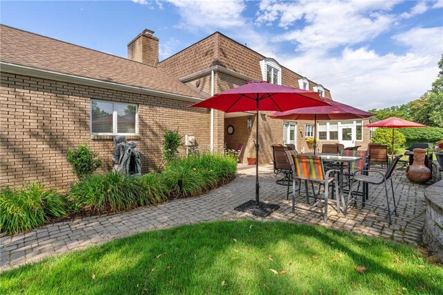 585 Taylor Dr, North Strabane, PA 15317 - view of patio / terrace