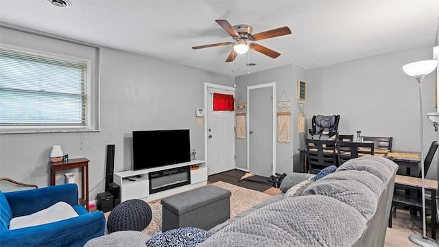 117 Carroll St, Aliquippa, PA 15001 - living room featuring a ceiling fan