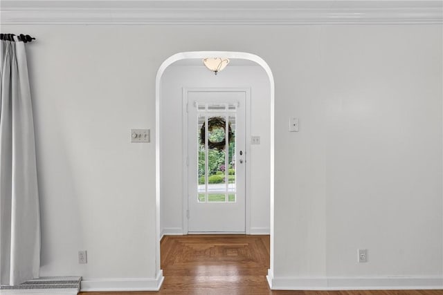 17 Fremont Rd, Pa, PA 15022 - foyer entrance with arched walkways and baseboards