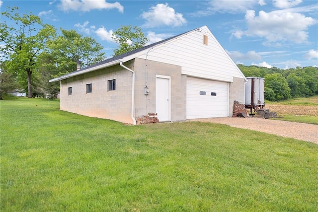 207 State Park Rd, New Alexandria, PA 15670 - detached garage featuring driveway