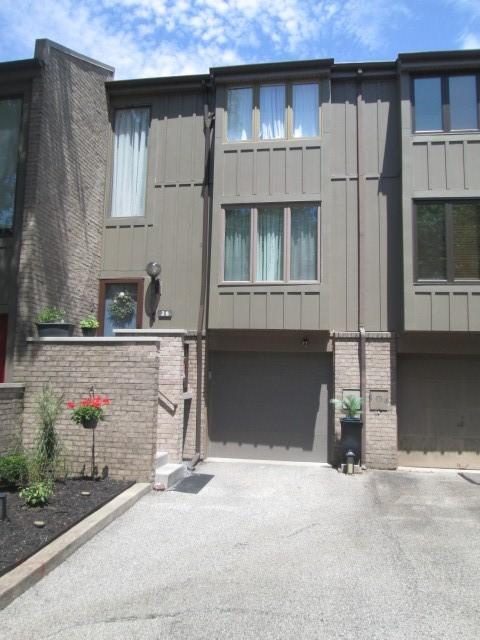 25 Maple Ct, Ross Twp, PA 15237 - photo 1