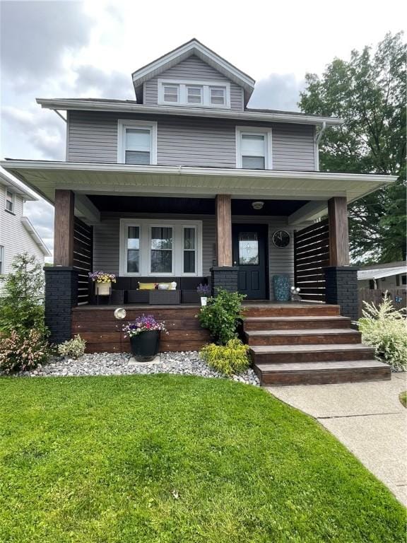 1022 Dewey Ave, New Castle/3Rd, PA 16101 - traditional style home featuring a porch and a front lawn