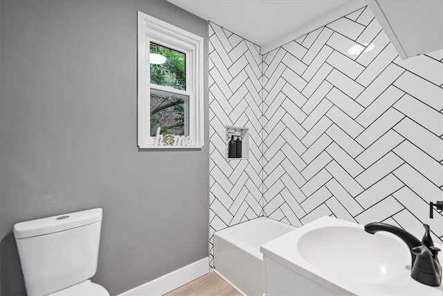 7032 Reynolds St, Point Breeze, PA 15208 - full bathroom featuring toilet and shower / tub combination