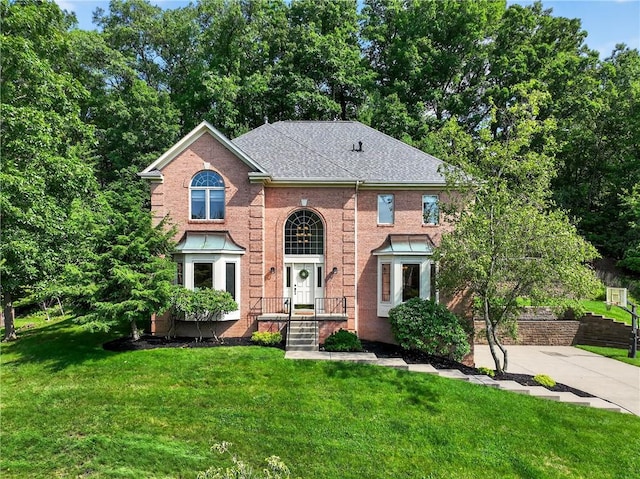 408 Bryn Ct, Ross Twp, PA 15237 - view of front of property featuring a front yard and roof with shingles