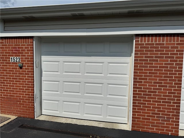 1523 Timothy Dr, Derry Twp, PA 15650 - view of garage