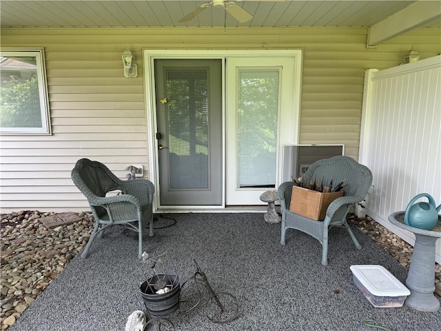 1523 Timothy Dr, Derry Twp, PA 15650 - entrance to property with ceiling fan