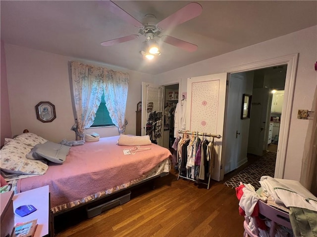 1104 Jefferson St, Mckeesport, PA 15132 - bedroom featuring wood finished floors and a ceiling fan