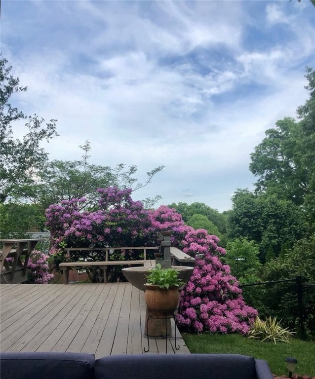 554 Rolling Green Dr, Bethel Park, PA 15102 - view of wooden deck