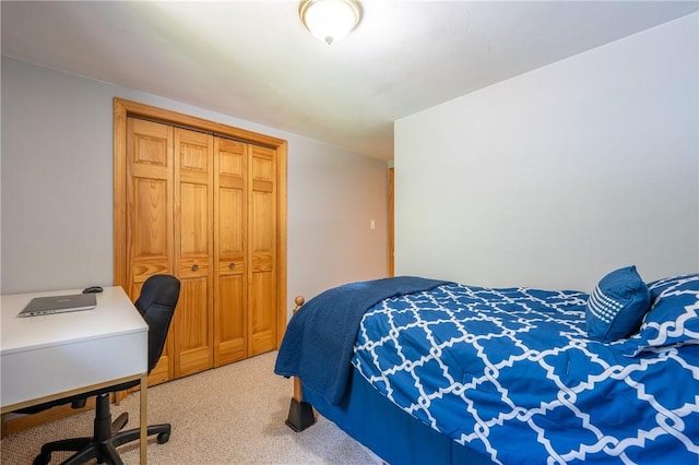 205 Eleanor Dr, Latrobe, PA 15650 - bedroom featuring light carpet, a closet, and a desk