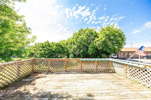 413 Spring St, Grove City Boro, PA 16127 - view of wooden terrace