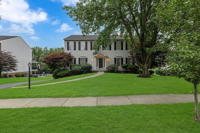 642 Water View Dr, Cranberry Twp, PA 16066 - colonial house featuring a front lawn