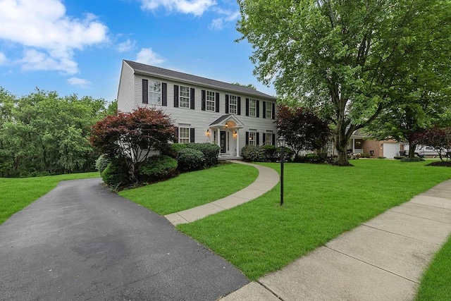 642 Water View Dr, Cranberry Twp, PA 16066 - colonial home with a front yard