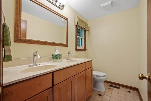 2590 Wildwood Rd, Hampton, PA 15101 - full bath featuring toilet and double vanity