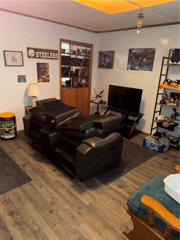 33 Spruce St, Natrona, PA 15065 - living room featuring wood finished floors and ornamental molding