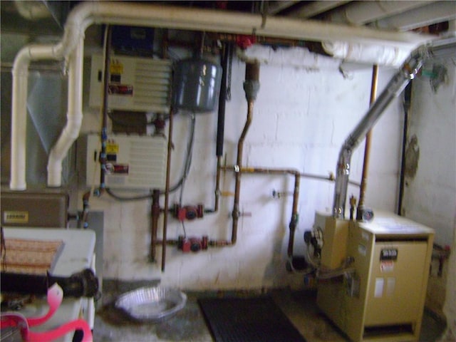 404 Scipio, Jamestown, PA 16134 - utilities featuring a heating unit