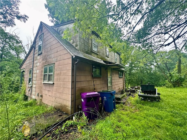 263 Elicker Rd, Plum Boro, PA 15239 - view of side of home featuring a shingled roof