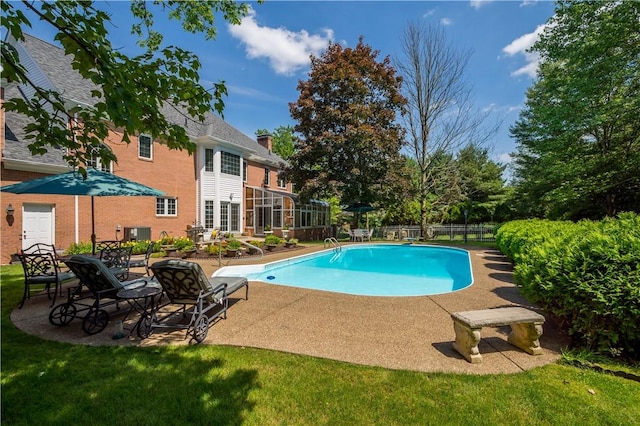 1648 Blackburn Heights Dr, Ohio Twp, PA 15143 - swimming pool with a patio