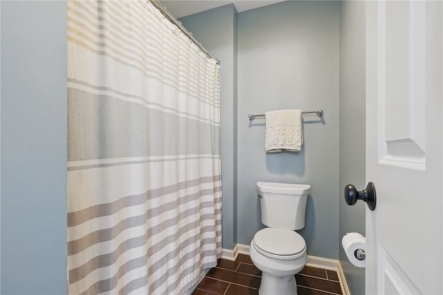 322 Dirkshire Ct, Adams Twp, PA 16046 - full bath featuring toilet and a shower with curtain