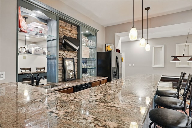 322 Dirkshire Ct, Adams Twp, PA 16046 - bar with stainless steel fridge, decorative light fixtures, and dishwasher