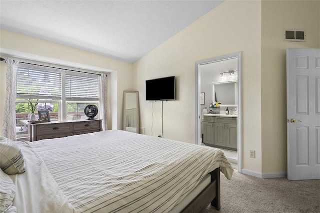196 Oakbrook Cir, Banksville/Westwood, PA 15220 - carpeted bedroom with lofted ceiling and ensuite bathroom