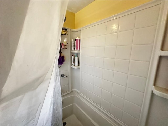 206 Pine St, Connellsville, PA 15425 - full bath featuring a shower with curtain