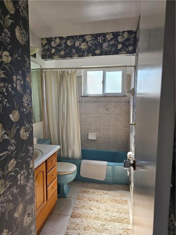 46 Corbett Ave, Hempfield Twp Wml, PA 15642 - full bath featuring vanity, shower / tub combo with curtain, and tile patterned floors
