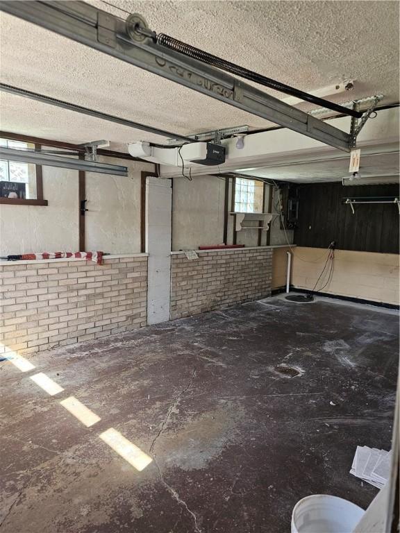 46 Corbett Ave, Hempfield Twp Wml, PA 15642 - garage with a garage door opener