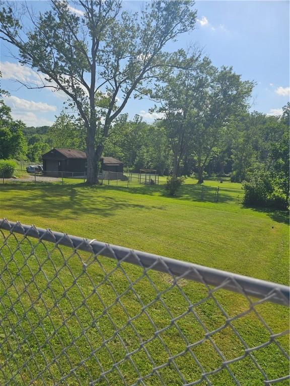 46 Corbett Ave, Hempfield Twp Wml, PA 15642 - view of yard