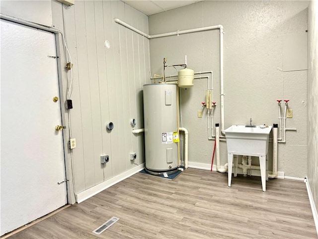 314-316 W Main St, Monongahela, PA 15063 - utilities featuring water heater