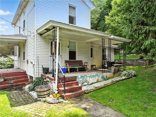 3114 30th St, Pulaski Twp Bea, PA 15066 - view of front of property with a front lawn and covered porch