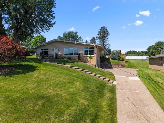 367 Crescent Dr, Canton Twp, PA 15301 - view of front facade with a front yard