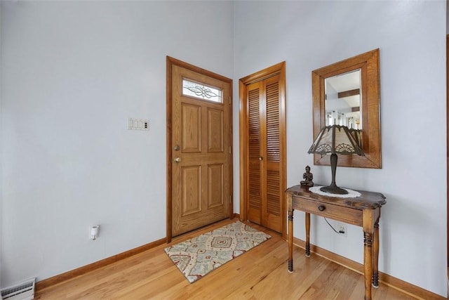 367 Crescent Dr, Canton Twp, PA 15301 - entrance foyer featuring wood finished floors and baseboards