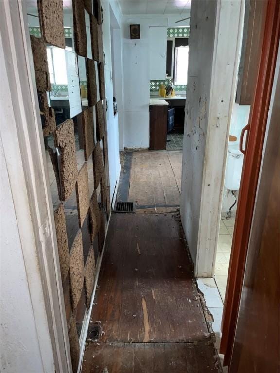 311 Euclid Ave, Glassport, PA 15045 - view of corridor