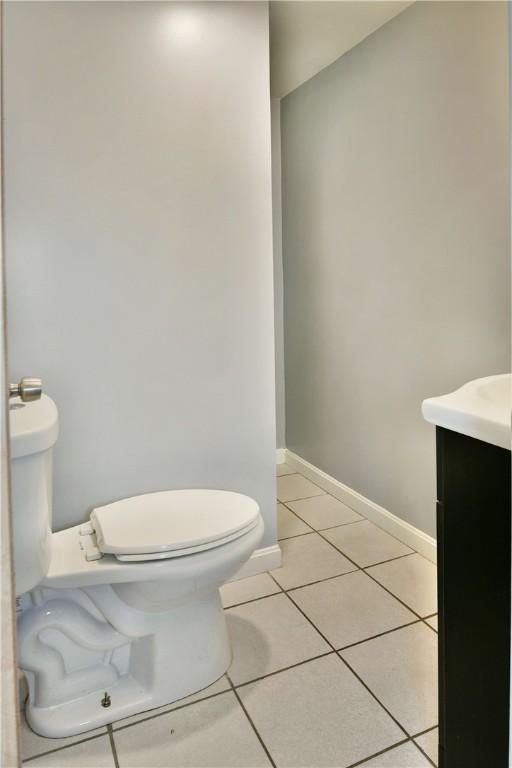 49 N Oakdale Ave, Hermitage, PA 16148 - half bath with vanity and tile patterned floors