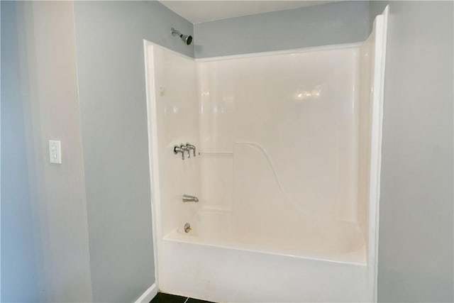49 N Oakdale Ave, Hermitage, PA 16148 - full bath featuring shower / washtub combination
