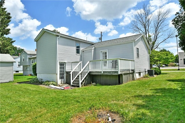49 N Oakdale Ave, Hermitage, PA 16148 - back of house with a wooden deck and a lawn