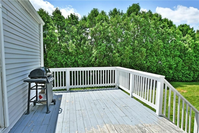49 N Oakdale Ave, Hermitage, PA 16148 - wooden terrace with area for grilling