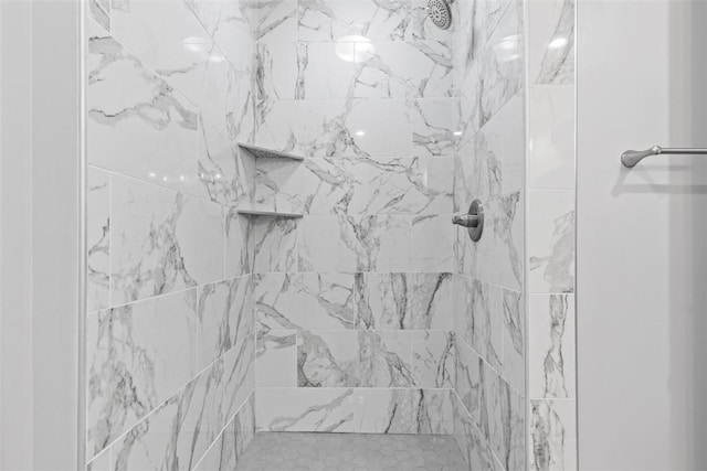 134 Black Oak Ln, Cecil, PA 15057 - bathroom with a tile shower