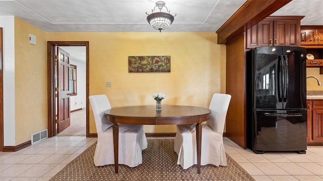 753 Bullcreek, City Of But Se, PA 16002 - dining space featuring light tile patterned flooring and baseboards