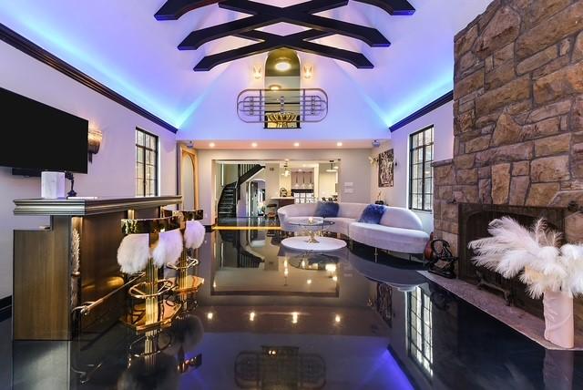 1397 Abers Creek Rd, Monroeville, PA 15146 - lobby featuring vaulted ceiling