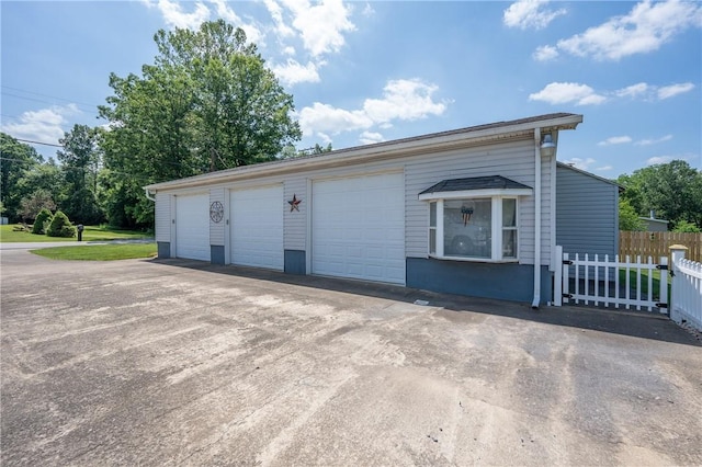 164 Seger Rd, Derry Twp, PA 15627 - view of front of house with a detached garage
