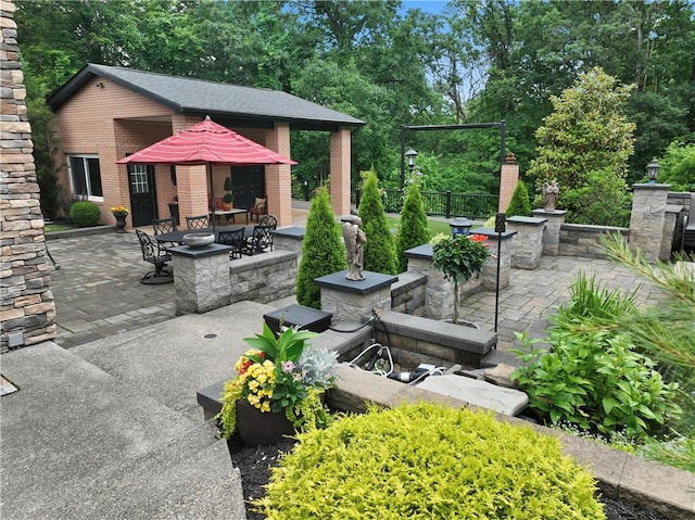 1402 Imperial Dr, Hopewell Twp Bea, PA 15001 - view of patio with outdoor dining area