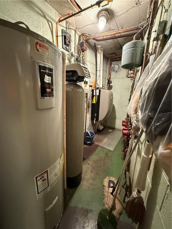 133 Hamburg Rd, Delaware Twp, PA 16154 - utility room featuring electric water heater and a heating unit