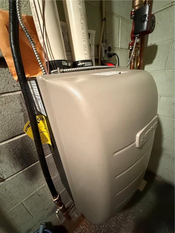 133 Hamburg Rd, Delaware Twp, PA 16154 - utilities featuring heating fuel