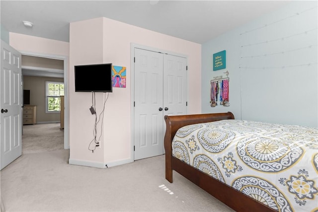 102 Castle View Dr, Kennedy Twp, PA 15136 - bedroom with light carpet and a closet