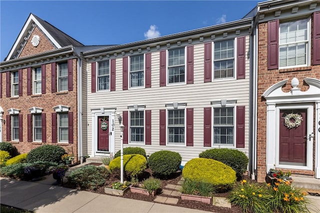 102 Castle View Dr, Kennedy Twp, PA 15136 - view of front of home